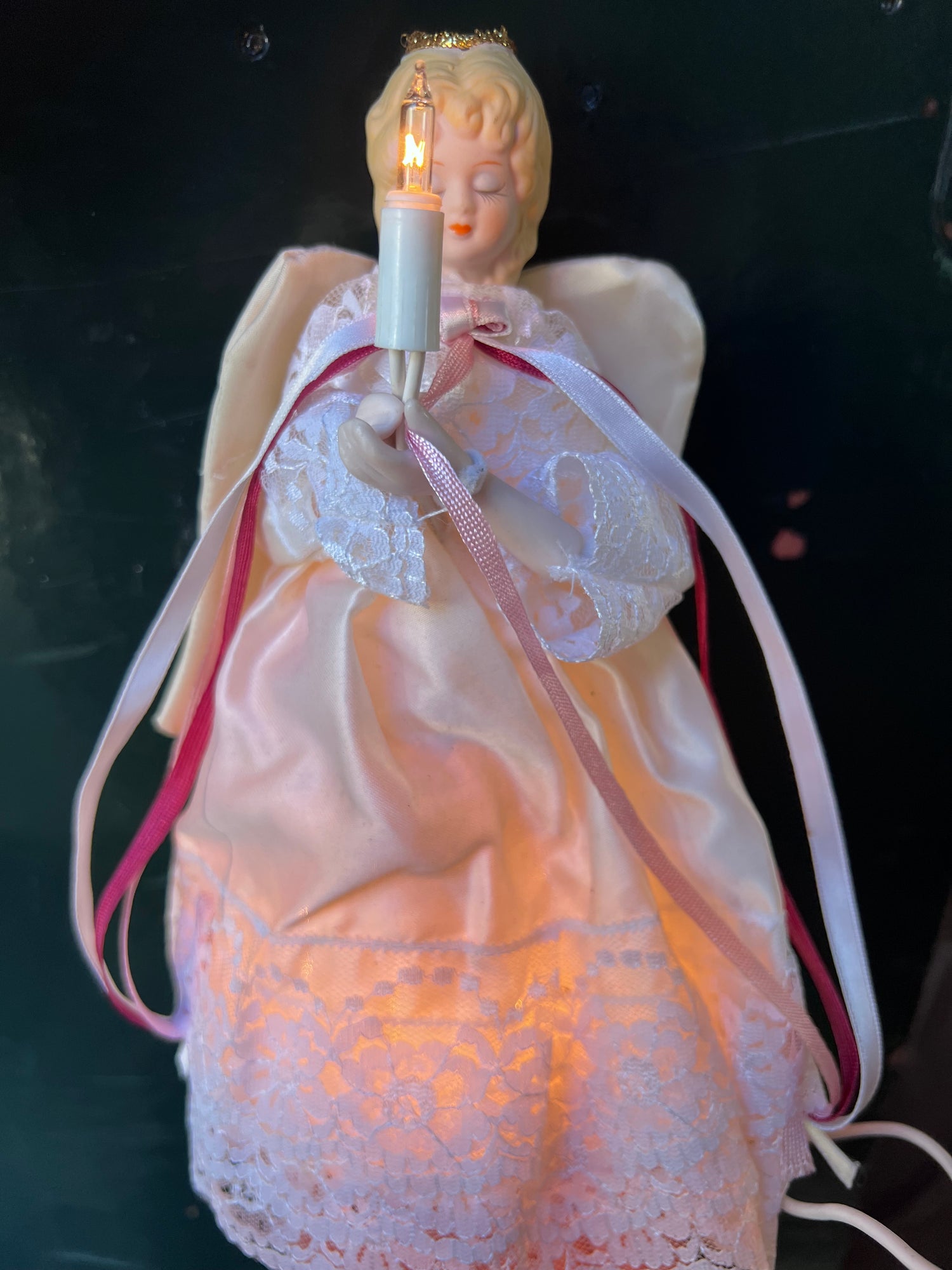 vintage kerstengel lampje, kerstengel Victoriaanse stijl, kerstdecoratie lampje, porseleinen kerstengel, vintage kerstverlichting, kerstsfeer decoratie, nostalgische kerstengel, kerstlampje porselein.