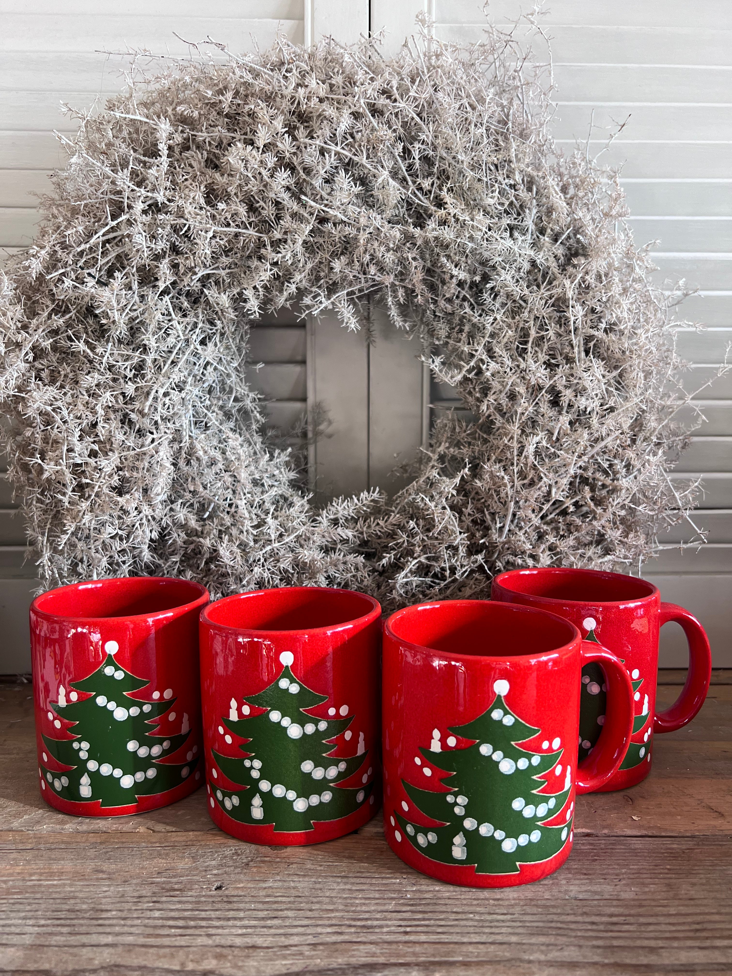 Waechtersbach mok, kerstmok aardewerk, Christmas Tree mok, Waechtersbach servies, kerst servies aardewerk, mok met kerstboom, feestelijke mok, kerstkoffiemok, kerstcadeau mok.