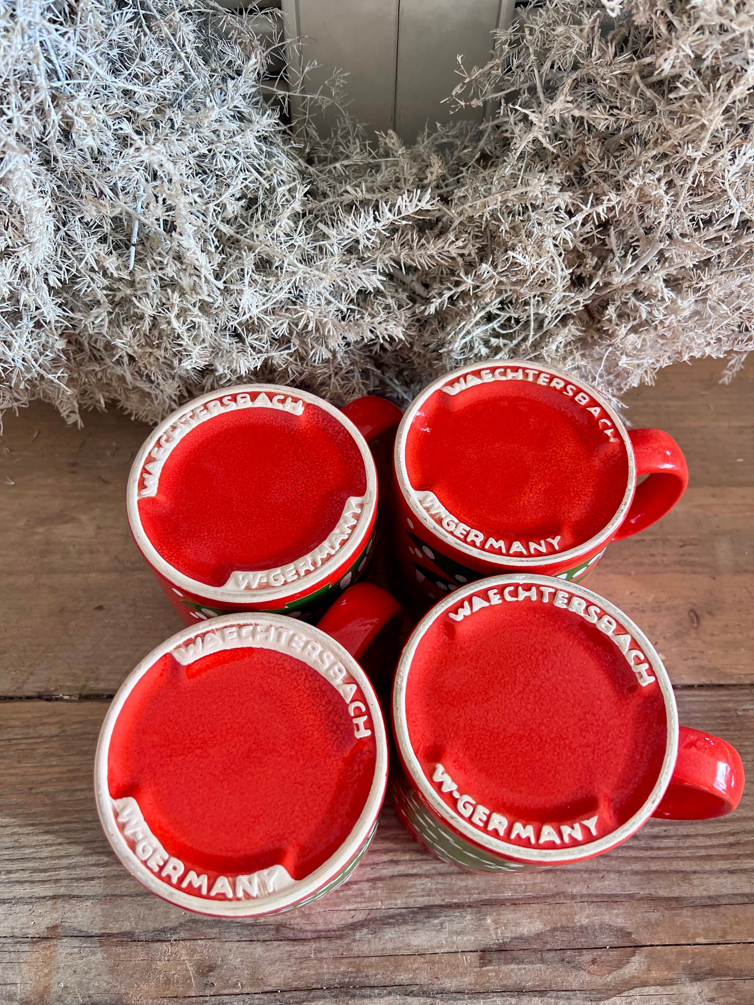 Waechtersbach mok, kerstmok aardewerk, Christmas Tree mok, Waechtersbach servies, kerst servies aardewerk, mok met kerstboom, feestelijke mok, kerstkoffiemok, kerstcadeau mok.