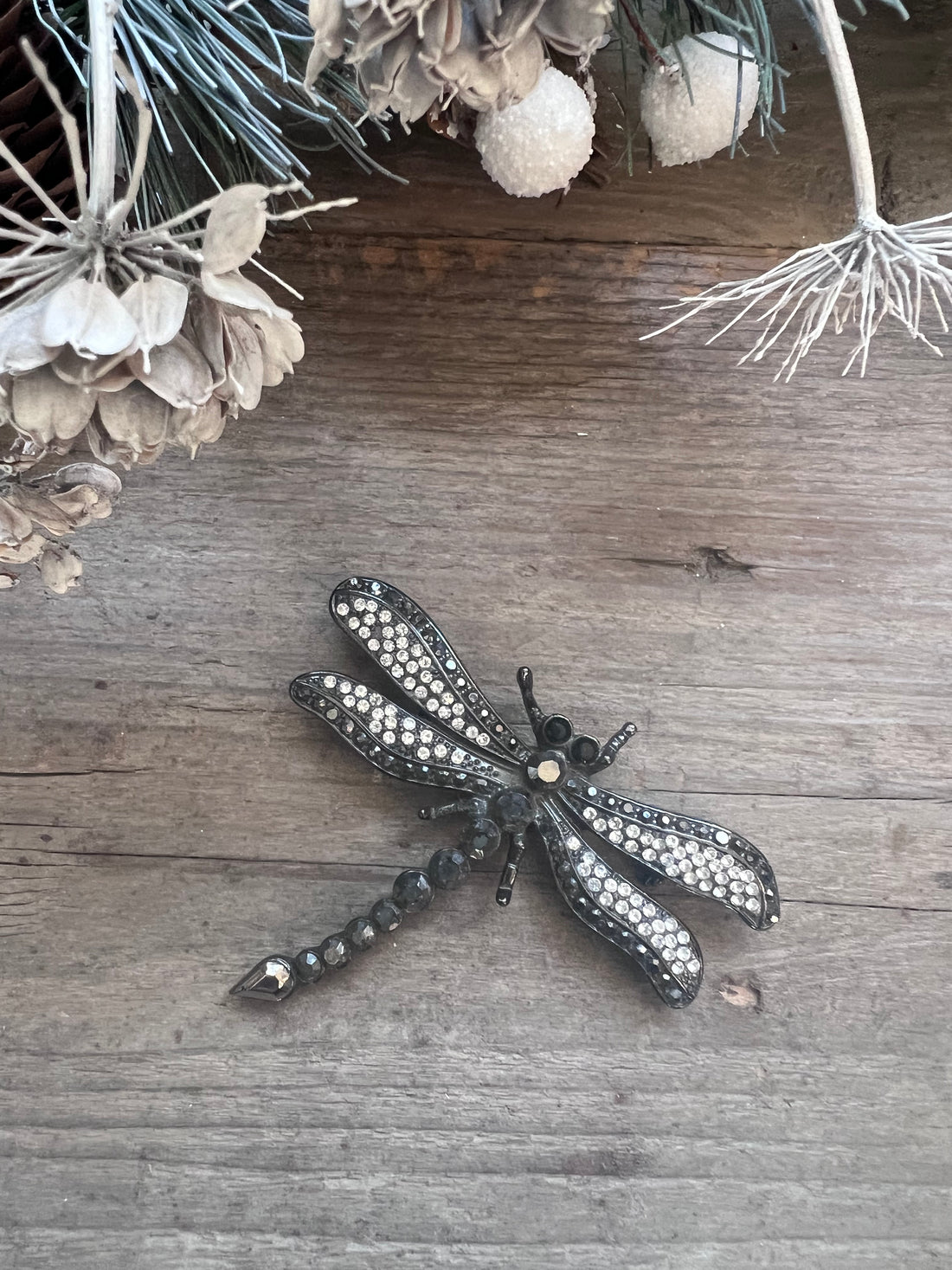vintage broche libelle, broche met strass steentjes, vintage sieraden, unieke broche, vintage accessoires, sprankelende broche, sieraden cadeau, libelle sieraad