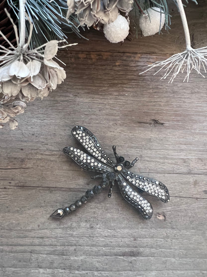 vintage broche libelle, broche met strass steentjes, vintage sieraden, unieke broche, vintage accessoires, sprankelende broche, sieraden cadeau, libelle sieraad