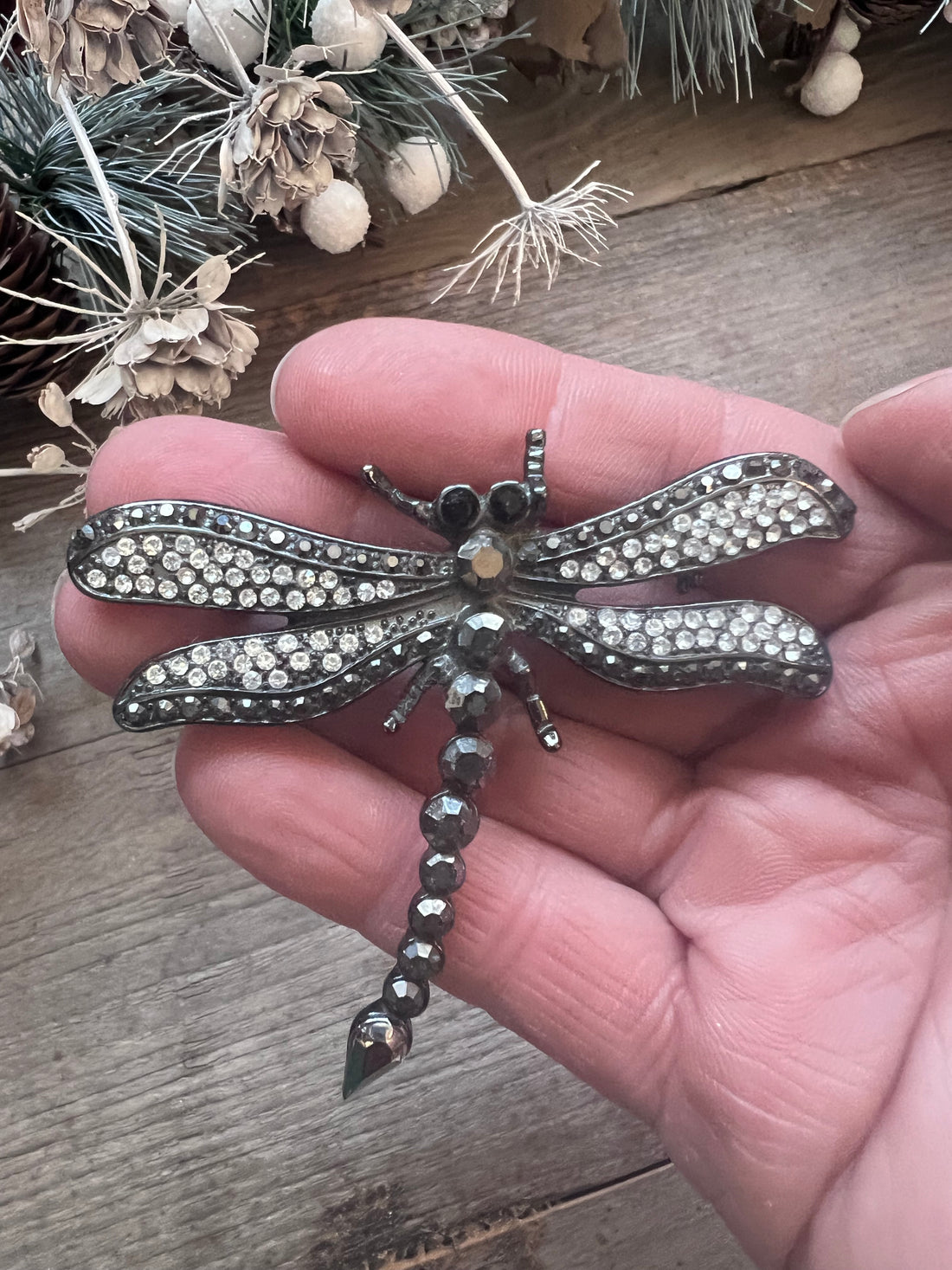 vintage broche libelle, broche met strass steentjes, vintage sieraden, unieke broche, vintage accessoires, sprankelende broche, sieraden cadeau, libelle sieraad