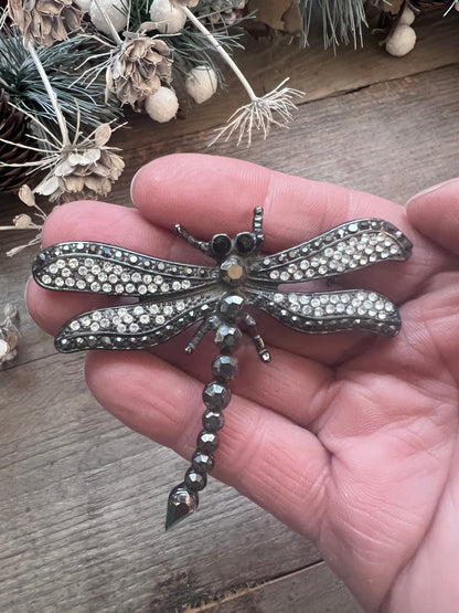 vintage broche libelle, broche met strass steentjes, vintage sieraden, unieke broche, vintage accessoires, sprankelende broche, sieraden cadeau, libelle sieraad