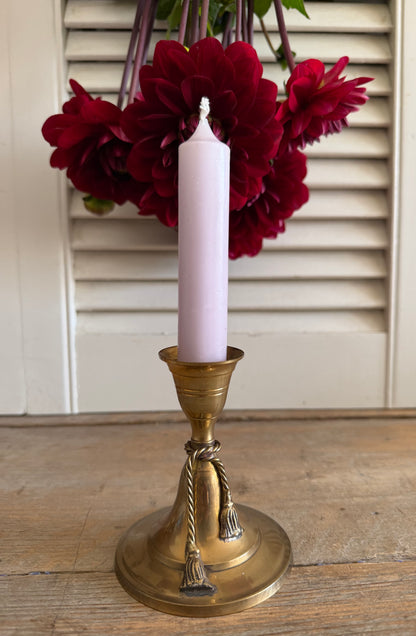 vintage messing kandelaar, kandelaar messing, kandelaar met kwastjes, vintage candle stick Holder, Franse interieuraccessoires, boudoir decoratie, brocante woondecoratie, Sofia&