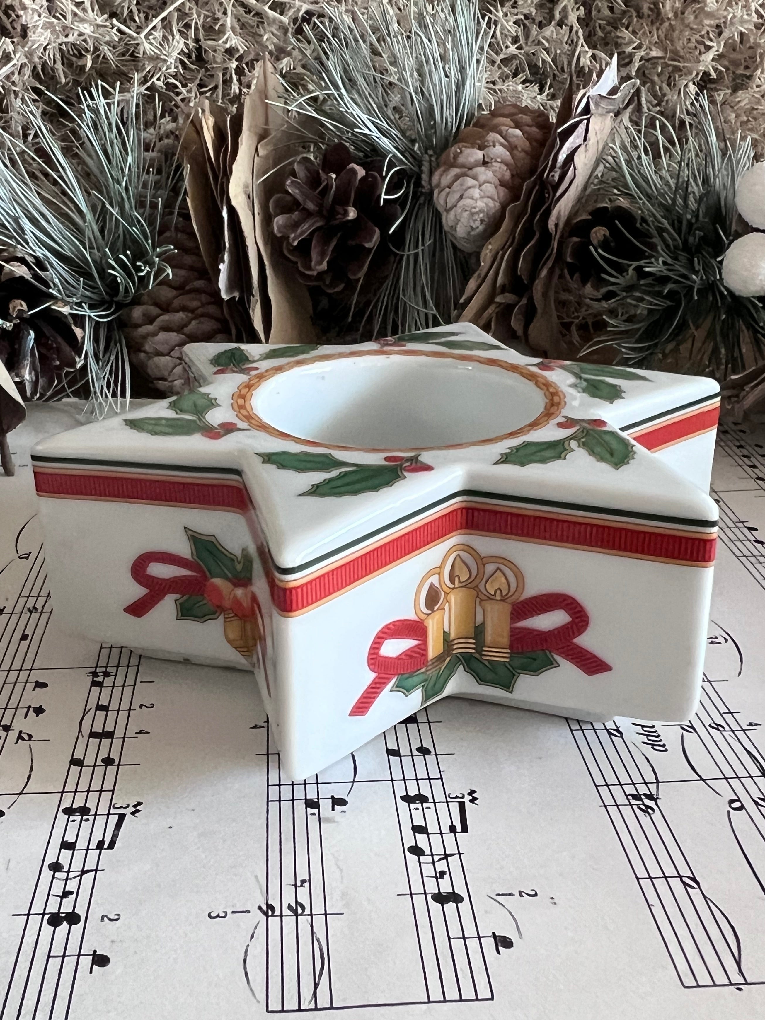 waxinelichthouder ster, waxinelichthouder porselein, Hutschenreuther waxinelichthouder, stervormige waxinelichthouder, sfeerverlichting waxinelicht, porseleinen waxinelichthouder, kerstdecoratie ster, feestelijke waxinelichthouder