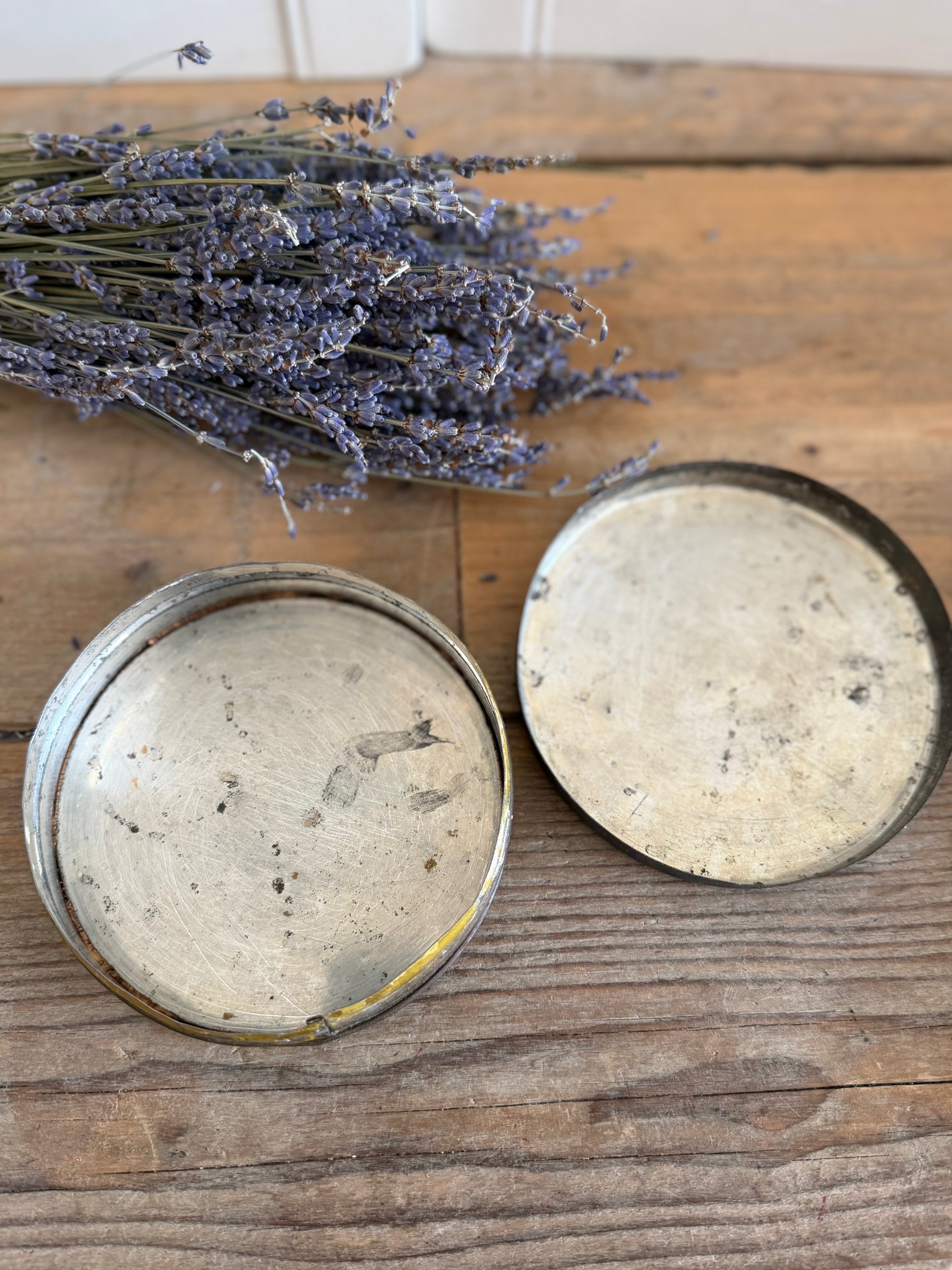 Klein vintage Frans snoepblik Les Libellules St. Quentin Plage, Franse brocante, Sofia&