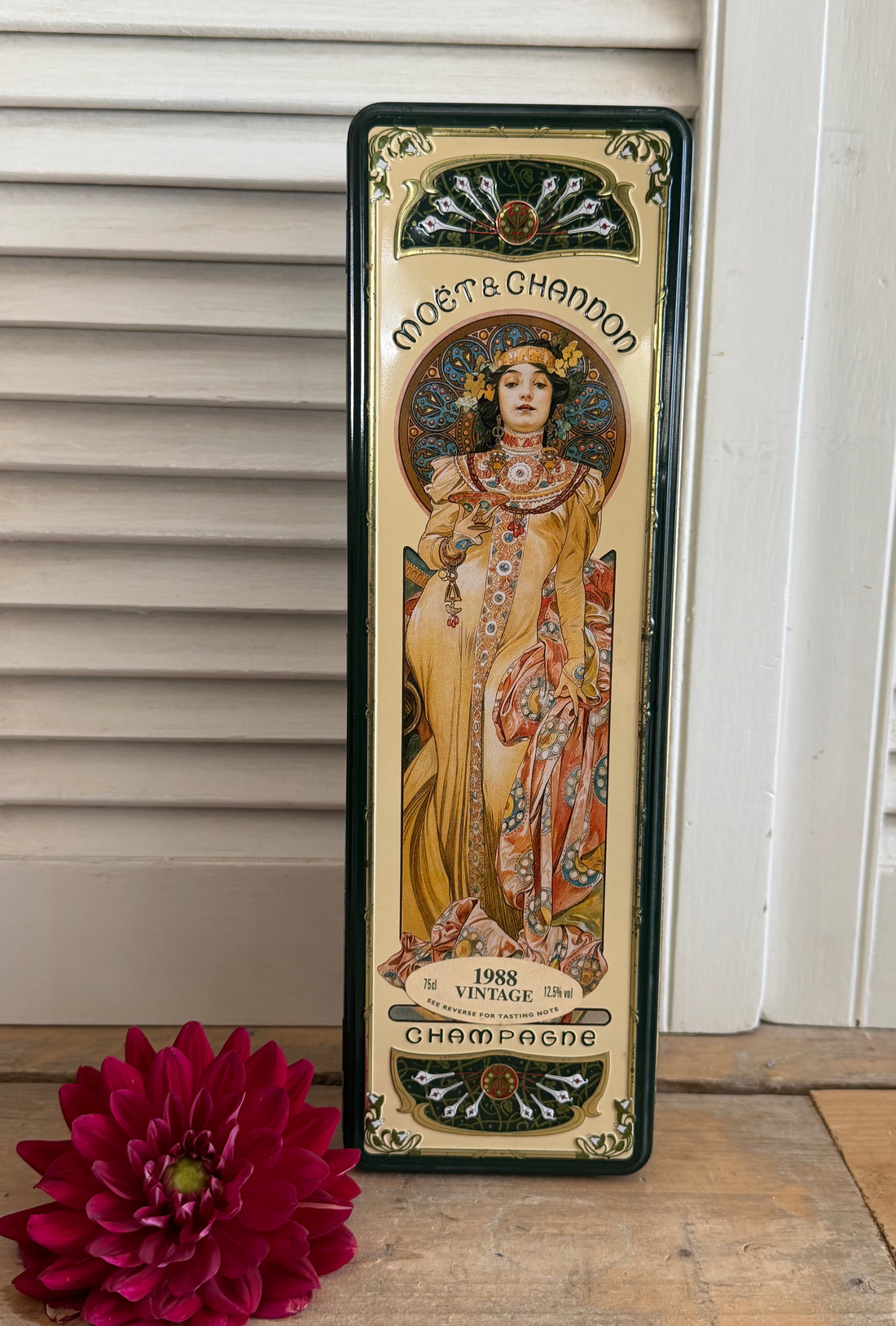 Moët &amp; Chandon blik, vintage Moët &amp; Chandon, champagne blik vintage, Moët champagne tin, Frans reclameblik, Art Nouveau blik Mucha, vintage bar decoratie, champagne verzamelobject, Moët 1988 vintage, luxe vintage blik, Sofia&