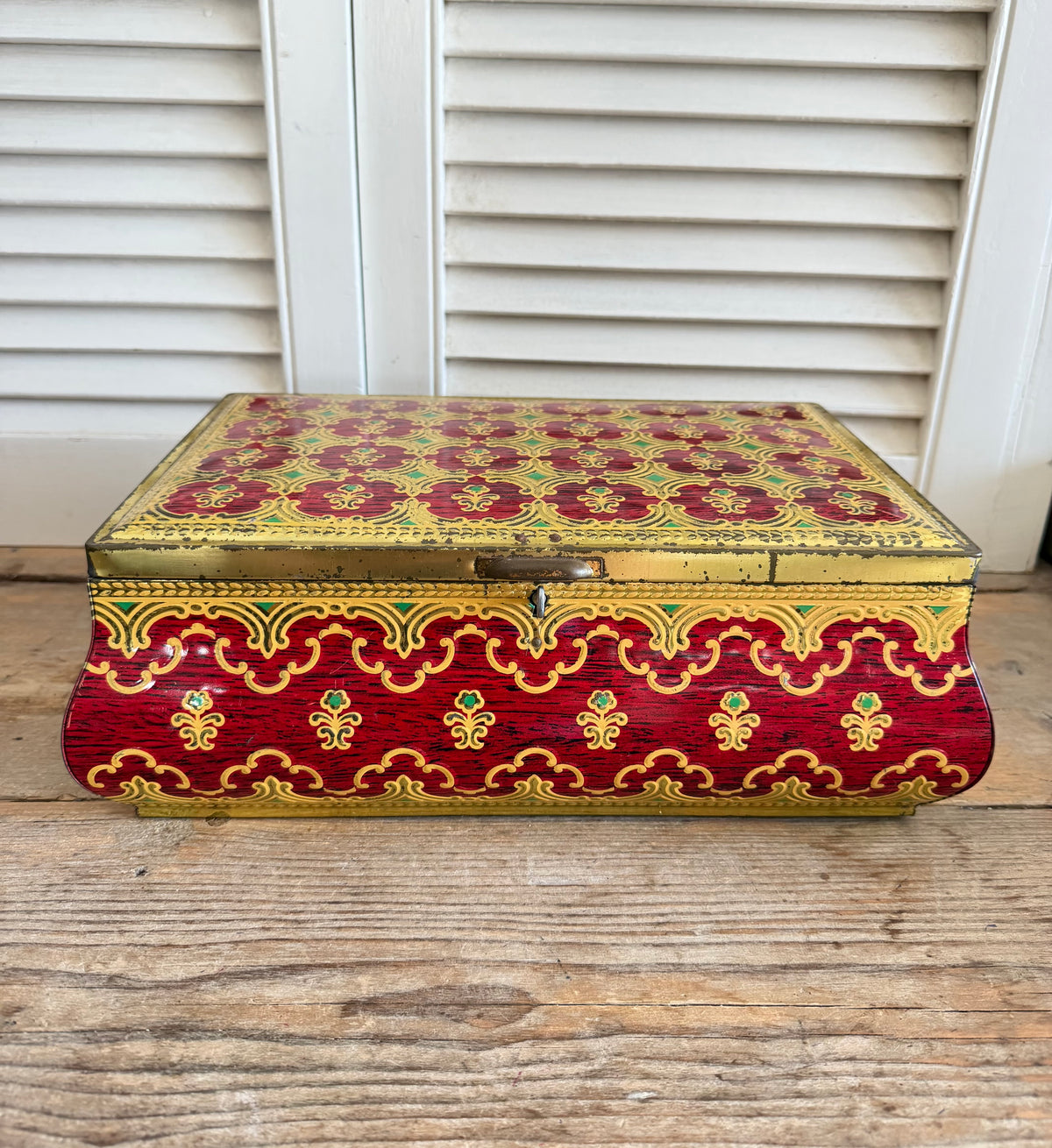 Vintage blik, oud blik met sleutel, vintage bewaarkistje, metalen sierkistje, decoratief blik, rood goud blik, vintage opbergblik,juwelenkistje vintage, brocante blik,vintage storage tin, Sofia&