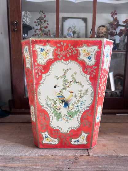 metalen prullenbak, botanische prullenbak, prullenbak met pauwen, Baret Ware prullenbak, stijlvolle afvalbak, duurzame prullenbak met metaal, decoratieve prullenbak voor kantoor, prullenbak thuis botanisch design