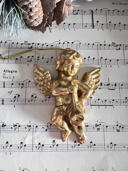 goudkleurige engel, kerstversiering, kersthanger