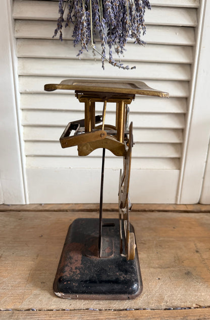 Jacob Maul,Bilateral, brievenweegschaal, oude postweegschaal, mechanisch, Duitsland, vintage kantoorartikel, metalen brievenweegschaal, vintage verzamelobject, vintage bureau decoratie, Sofia&
