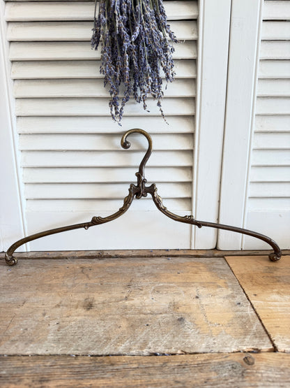 vintage messing kledinghanger, messing kleerhanger, brocante kledinghanger, vintage garderobe, decoratieve kledinghanger, messing hanger, Sofia&