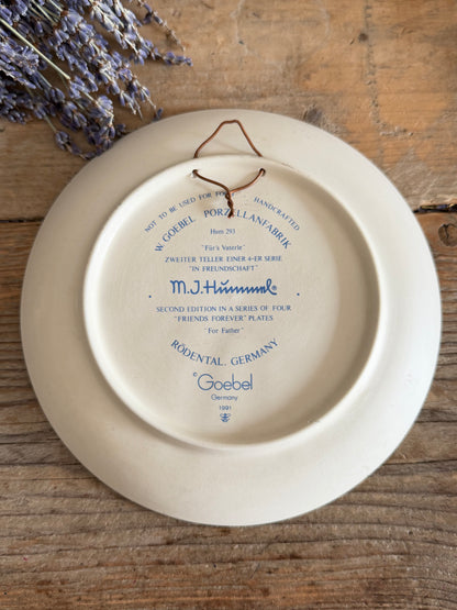Goebel Hummel wandbord, M.I. Hummel bord, Fürs Vaterle Hum 293, Goebel 1991, Vintage Hummel porselein, Duits wandbord, Hummel Friends Forever, vintage wanddecoratie, Goebel verzamelbord, Sofia&