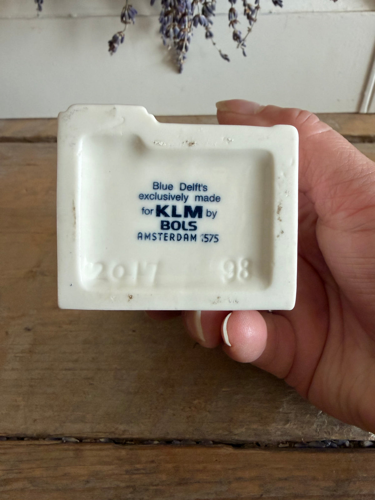 KLM huisje 98 - Ouderlijk huis Anthony Fokker Haarlem | Bols Delfts blauw, KLM huisje 98, Sofia&
