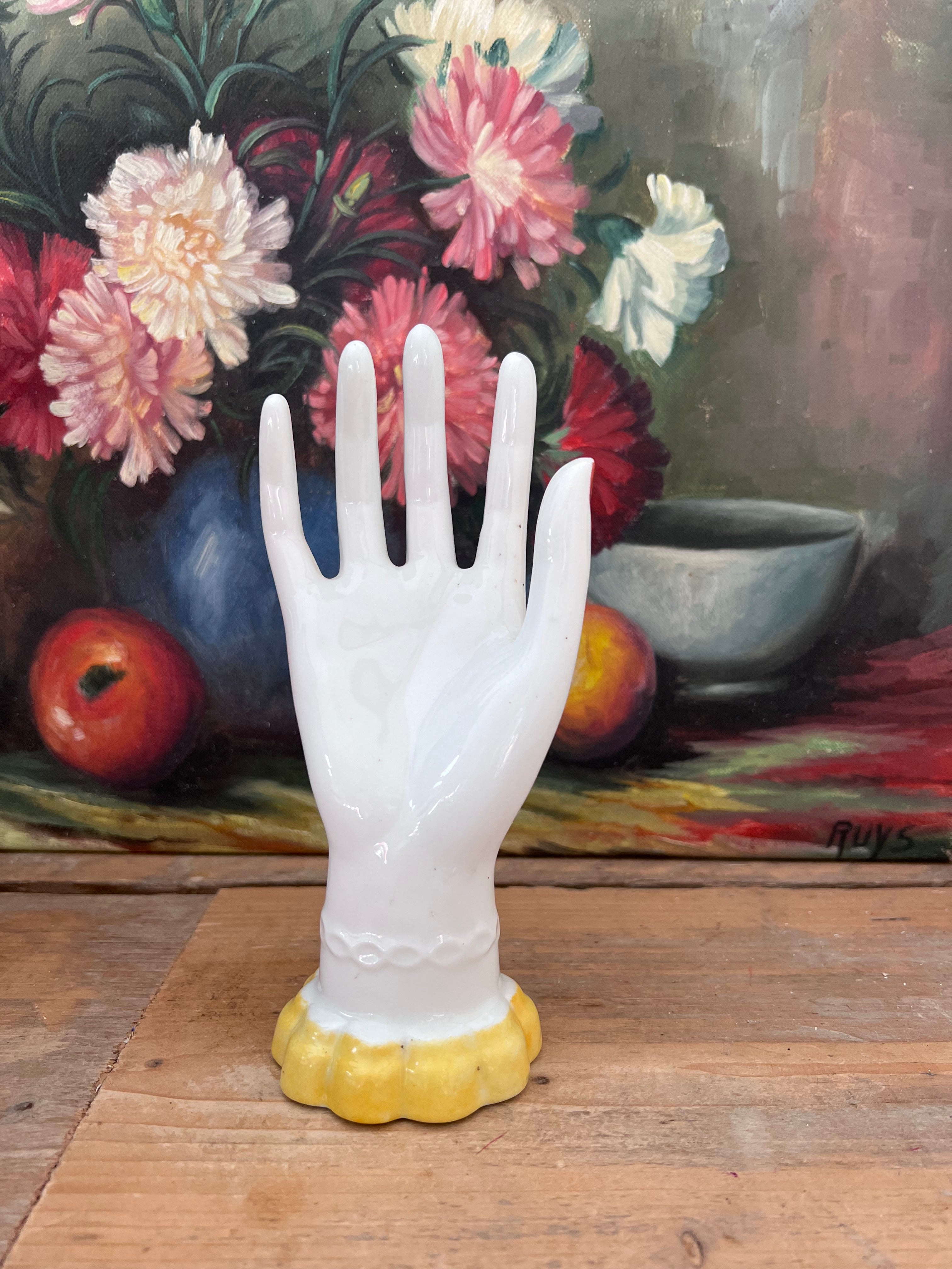 vintage sieradenhouder, ringhouder porselein, Samie Porcelaine, porseleinen hand, Victoriaans design, jaren 50 sieradenhouder, Franse vintage decoratie, sieraden organizer vintage