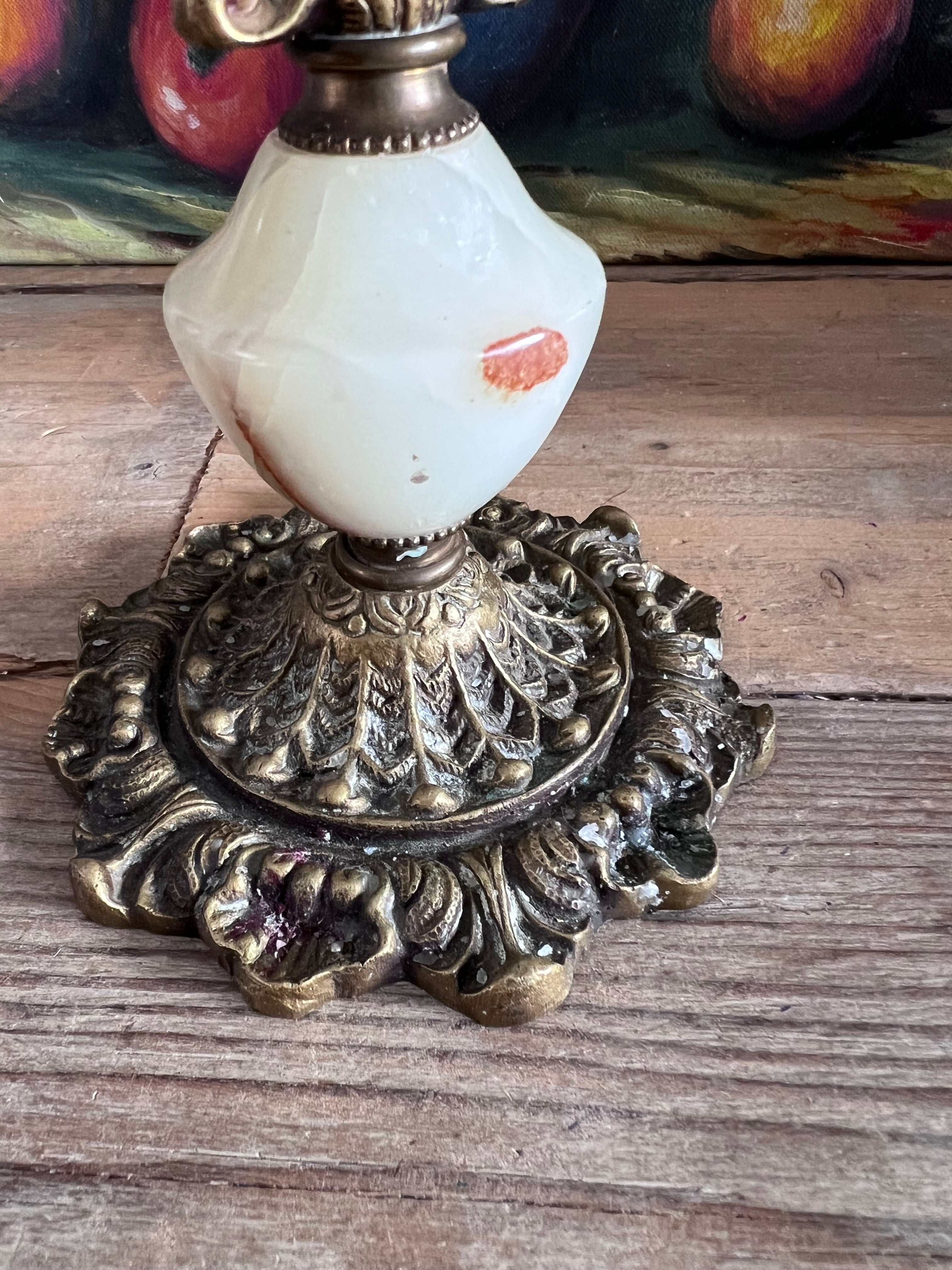 vintage messing kandelaar, messing kandelaar jaren 60, kandelaar met onyx, retro kandelaar, vintage interieur decoratie, messing kandelaar vintage, jaren 60 kandelaar