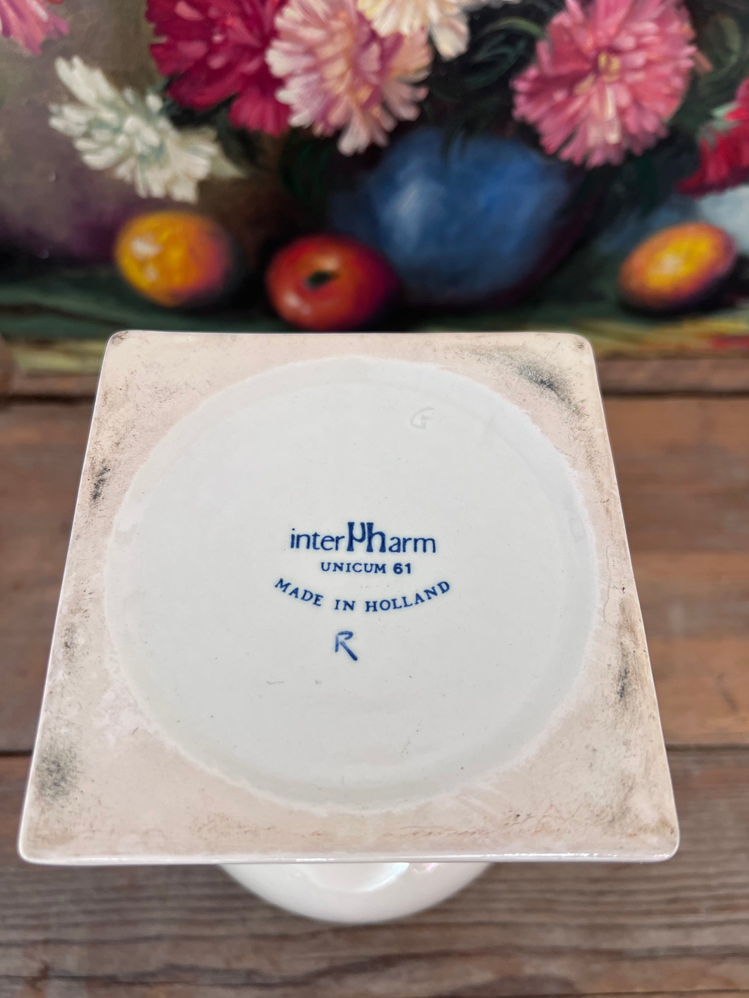 apothekerspot vintage, Interpharm voorraadpot, keramische apothekerspot, rosarum pot, vintage medicijnpot, apothekersdecoratie, kruidenpot keramiek