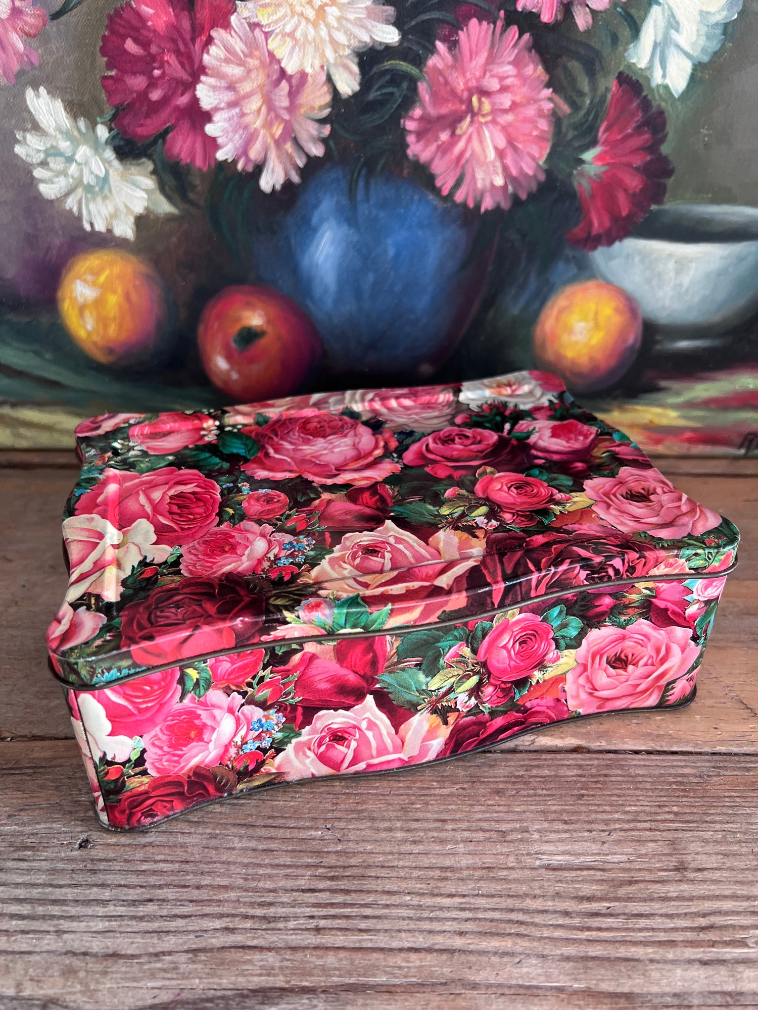 vintage koekblik bloemen, koekblik jaren 80, koekblik chintz rozen, koekblik vergeet-mij-nietjes, koekblik lelietjes-van-dalen, retro koekblik met bloemen, bloemmotief koekblik vintage, decoratief koekblik jaren 80
