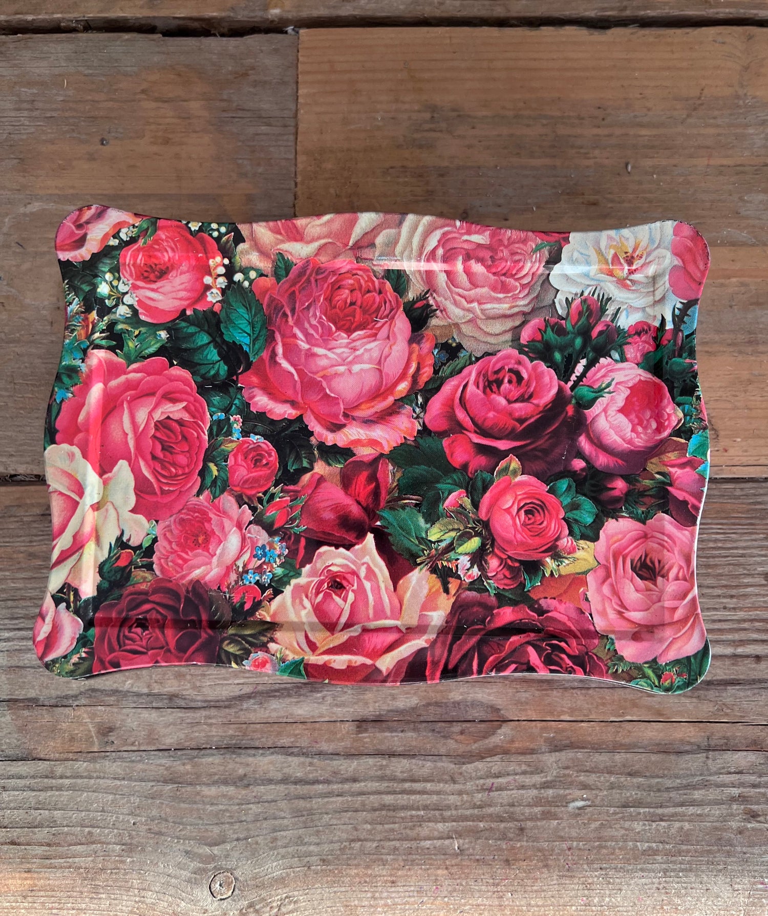 vintage koekblik bloemen, koekblik jaren 80, koekblik chintz rozen, koekblik vergeet-mij-nietjes, koekblik lelietjes-van-dalen, retro koekblik met bloemen, bloemmotief koekblik vintage, decoratief koekblik jaren 80