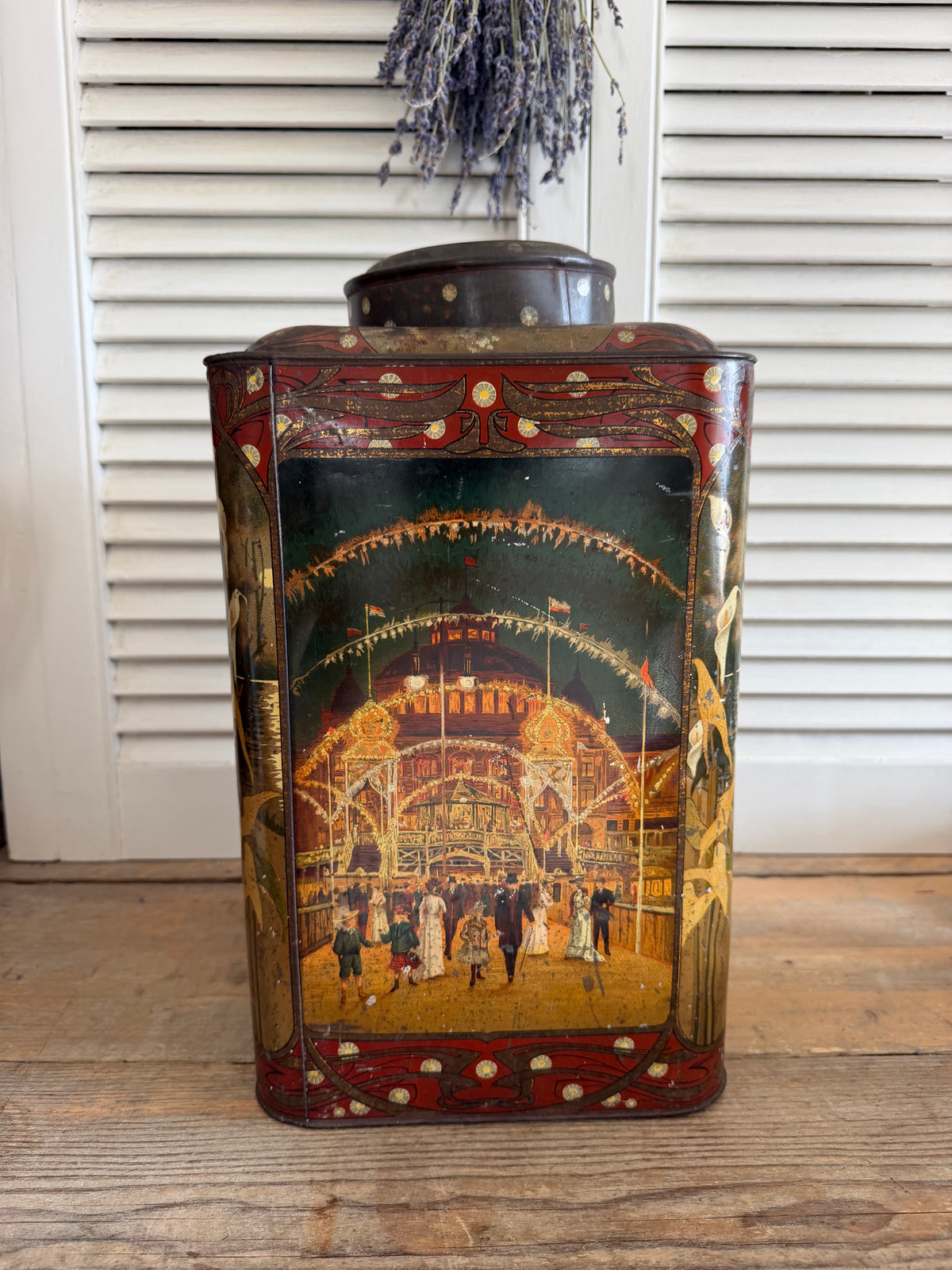 Antiek Kurhaus koekblik, Scheveningen koekblik, oud kurhausblik, antiek scheveningen, oud banketblik, lithografisch blik, Art Deco koekblik, Art Nouveau koekblik,jaren 20 blik, Wandelhoofd Wilhelmina, historisch banketblik, historisch blik, Soifa&