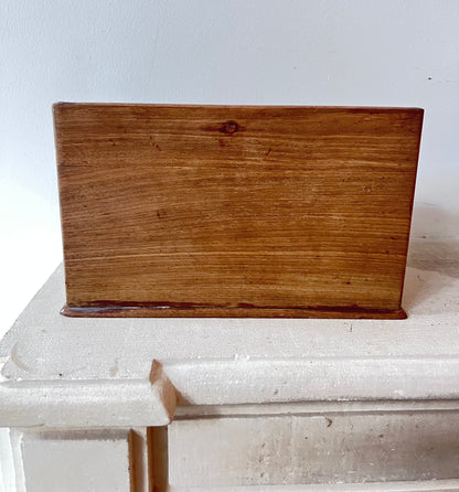 Antieke brievenhouder van hout, houten brievenhouder, bureauorganizer