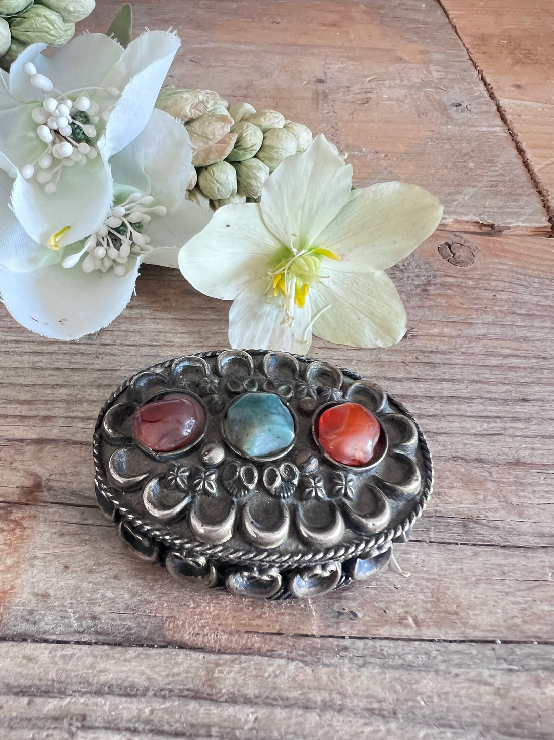 Indiaas opbergdoosjemet agaat, aventurijn en carneool, vintage pillendoosje, pillendoosje met edelstenen