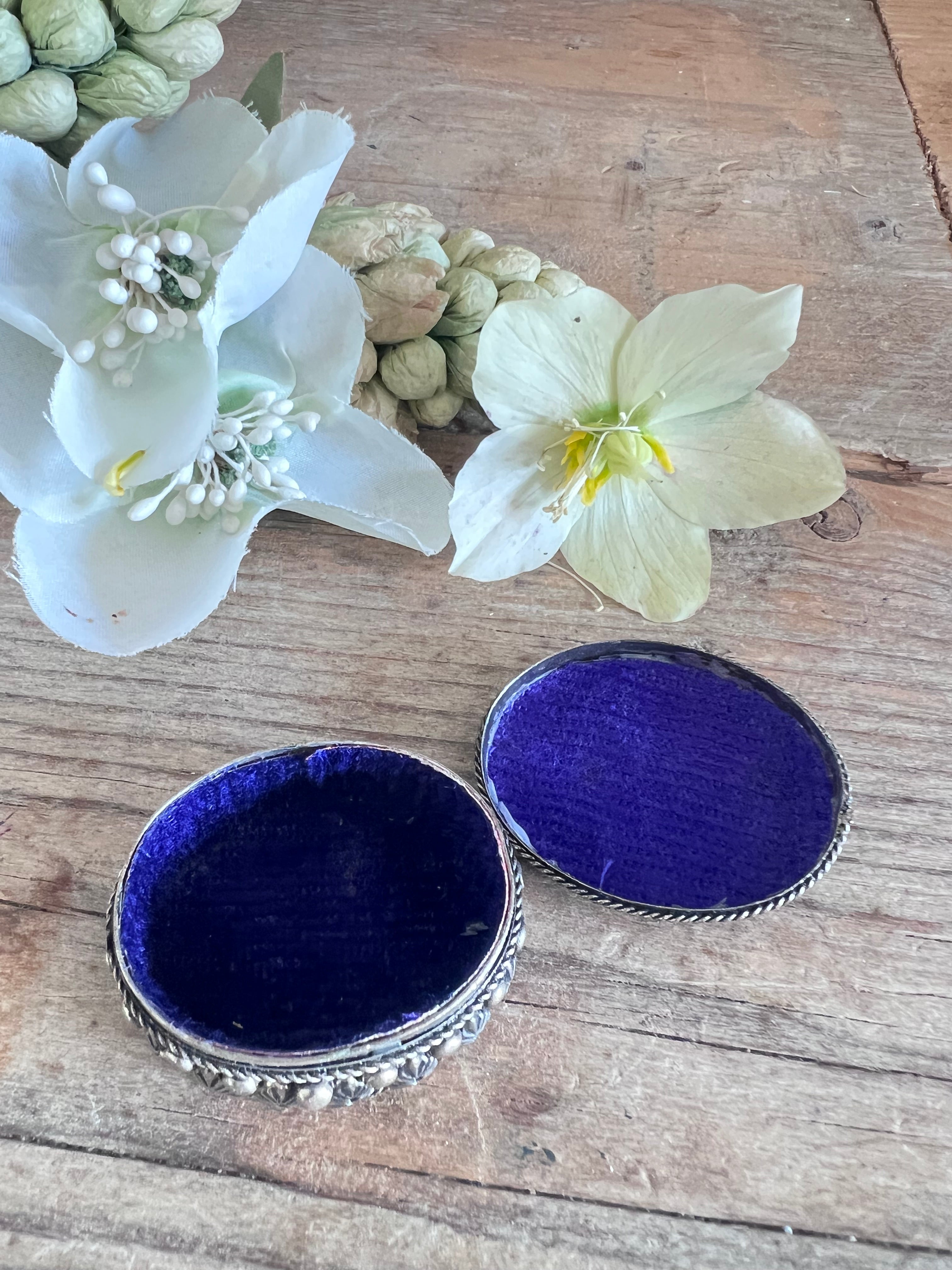 Vintage pillendoosje met carneool, pillendoosje uit India, pillendoosje, vintage pillendoosje