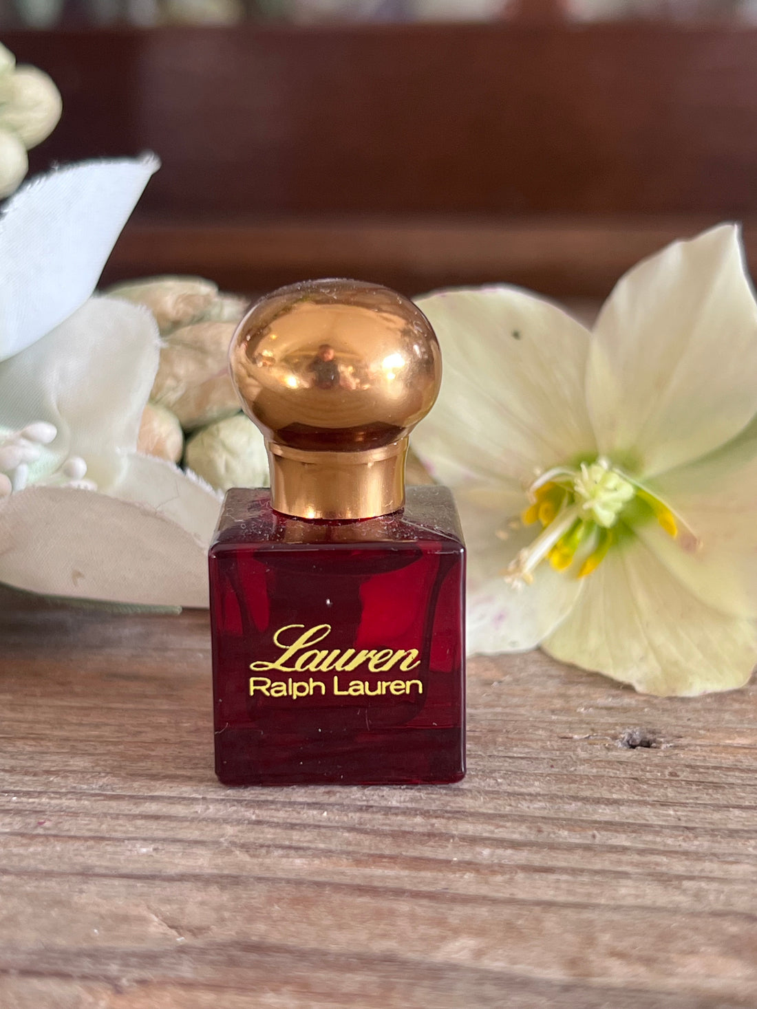 miniatuur parfumflesje Lauren, Ralph Lauren mini parfum, mini parfumflesje verzamelen, mini parfum Ralph Lauren, parfumflesje miniatuur kopen, verzamelobject parfum, miniatuur parfum geschenk, Ralph Lauren parfum flesje klein, mini flesje parfum, parfum miniatuur collectie.