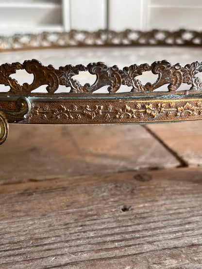 Antiek dienblad met marmer. Vintage dienblad. Schaal met marmer.