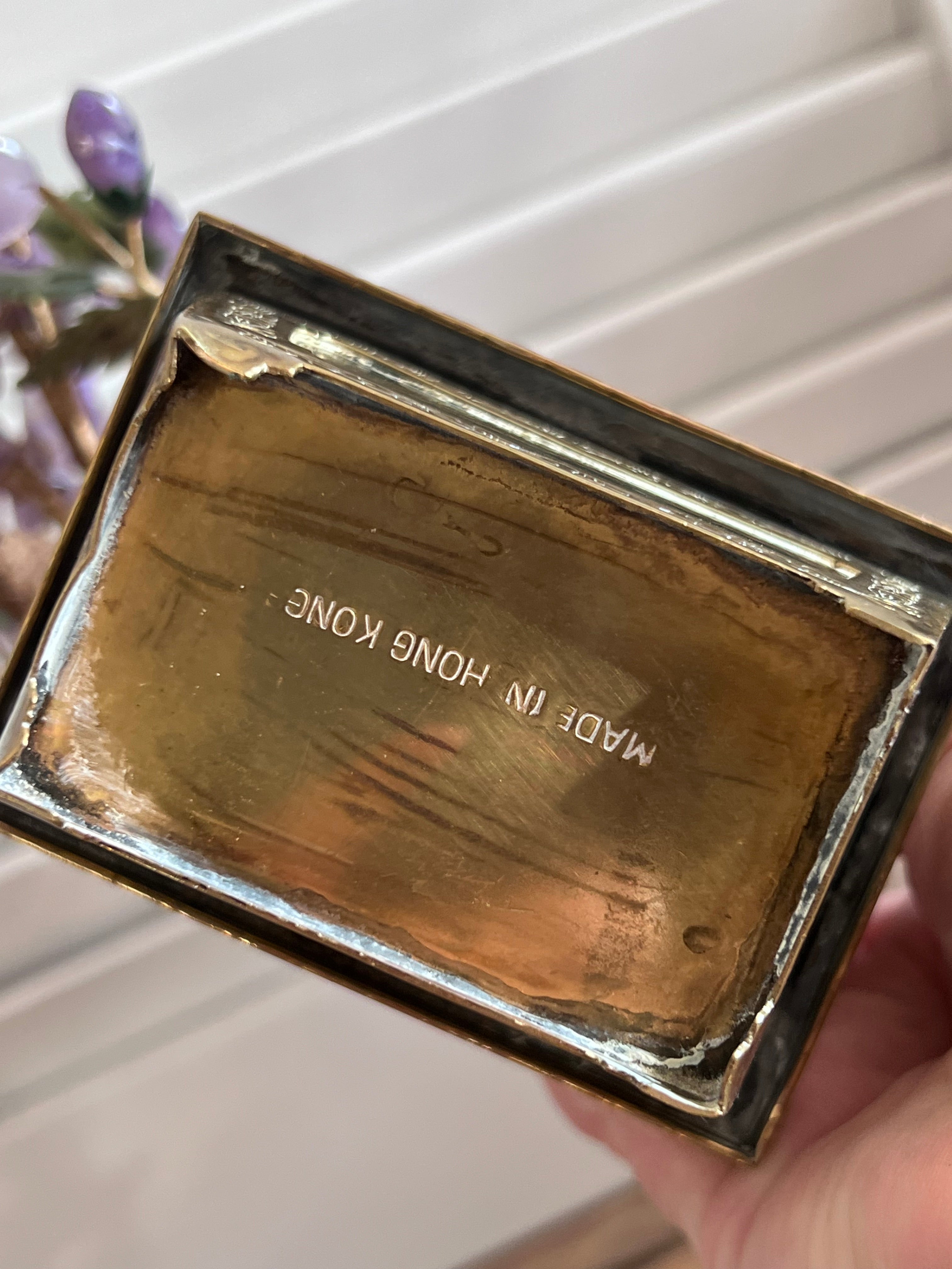 Antiek edelsteen boom met bloemen van amethist