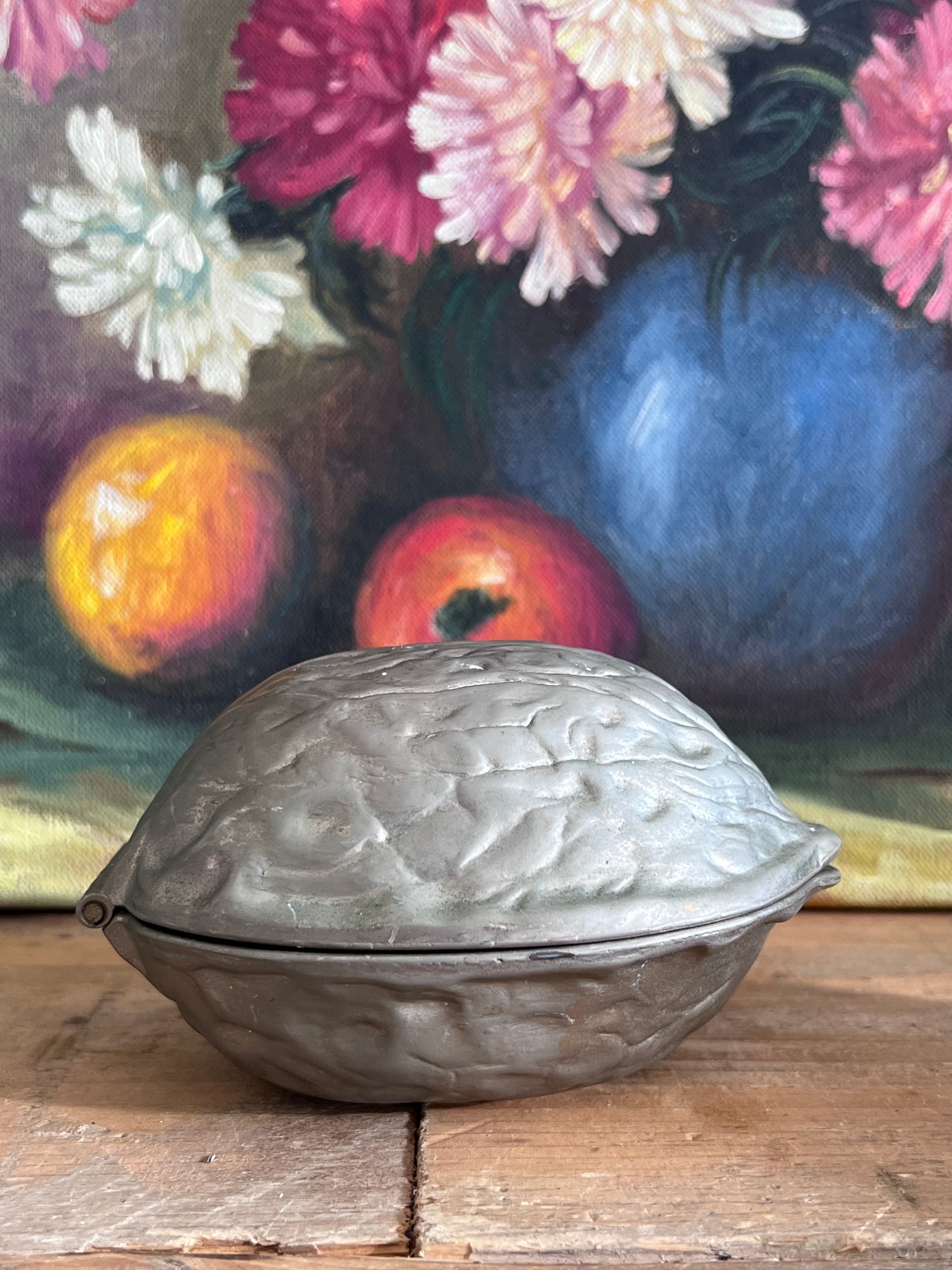 Notenkraker walnoot dof metaal, vintage notenkraker walnoot. Walnoot notenkraker