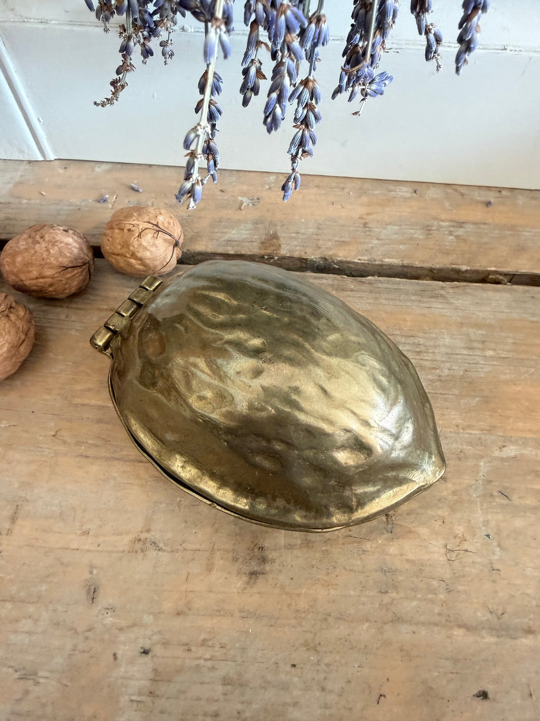 vintage notenkraker, messing notenkraker walnoot, notenkraker walnoot, decoratieve notenkraker,brocante notenkraker, messing walnoot, Sofia&