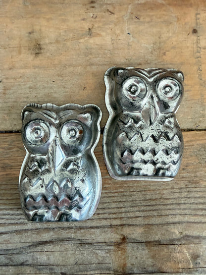 vintage bakvormpjes, uil bakvorm, oude metalen bakvormpjes, nostalgisch keukengerei, vintage keukenaccessoires, Sofia&