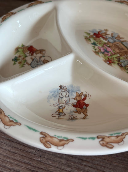 Royal Doulton Bunnykins kinderbord, vintage kinderbord, kinderbord met verdeelvakken, Bunnykins bord, porseleinen kinderbord, klassiek kinderbord, Royal Doulton vintage bord, kinderservies Royal Doulton, Bunnykins servies, kindertafelservies met vakken.