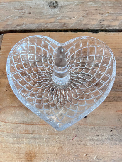 hartvormige sieradenhouder, sieradenhouder van glas, glazen sieradenhouder, sieraden opbergen, sieradenhouder hartvorm, sieradenhouder cadeau.