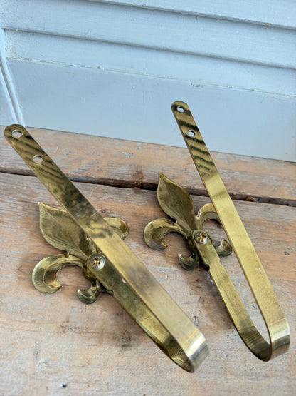 messing gordijnaccessoires, vintage kapstokhaken, Franse lelie, sierlijke fleur de lys gordijnembrasses, gordijnhaken messing, Franse raamdecoratie,Sofia&