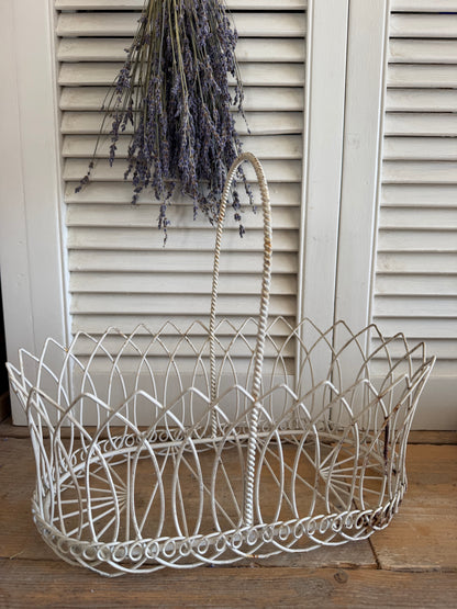 brocante draadmand, metalen mand met hengsel, vintage draadmand, Franse brocante mand, landelijke woondecoratie, Sofia&