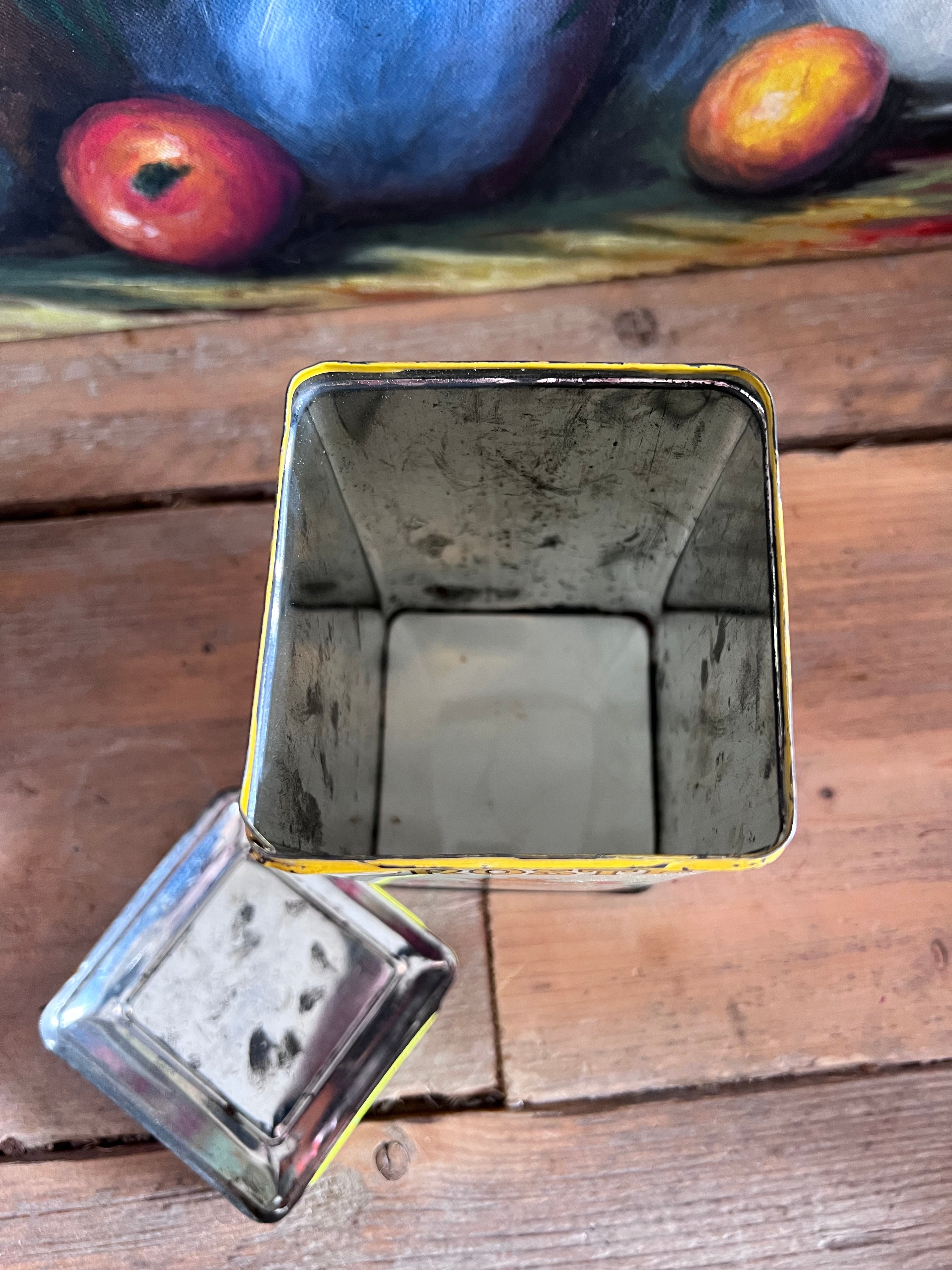 - vintage Droste cacaopoeder blik  
- Droste cacao blik retro  
- Droste cacaopoeder vintage verpakking  
- oud Droste blik cacao  
- Droste blik jaren 50  
- verzamelblik Droste cacao  
- oude Droste cacaodoos  
- Droste blik moeder en dochter  
- nostalgisch Droste cacao blik  
- metaal blik Droste cacaopoeder