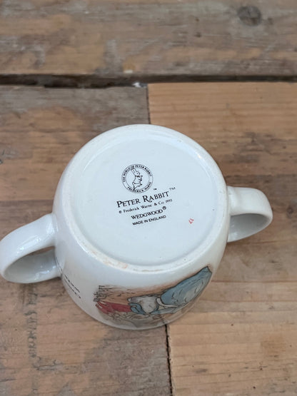 Peter Rabbit mok, Peter Rabbit mok met twee oren, Wedgwood porselein mok, porseleinen mok Peter Rabbit, kindermok, cadeau Peter Rabbit, Wedgwood servies, mok met illustraties, luxe porselein mok, theemok Peter Rabbit.