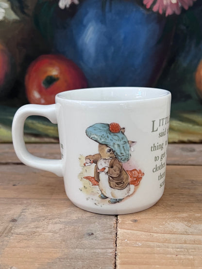 Little Benjamin beker, Wedgwood porselein beker, porseleinen kinderbeker, Wedgwood kinderservies, Little Benjamin servies, kindvriendelijke porseleinen beker, cadeau kinderbeker, duurzaam porselein, bekers Wedgwood, klassieke kinderbekers.