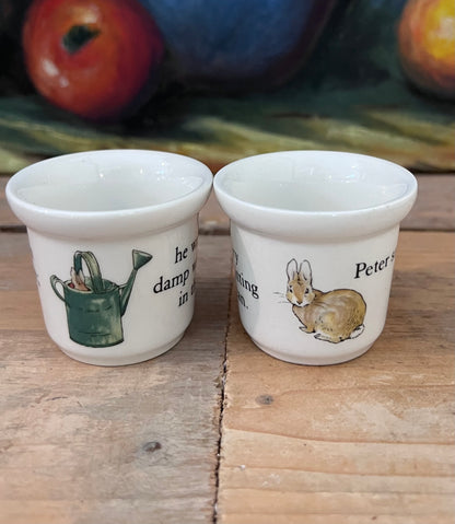 Peter Rabbit eierdop, Wedgwood porselein, eierdop Peter Rabbit, porseleinen eierdop, ontbijtaccessoires, Wedgwood servies, Peter Rabbit servies, cadeau-idee ontbijt, luxe eierdop, porselein eierdop.