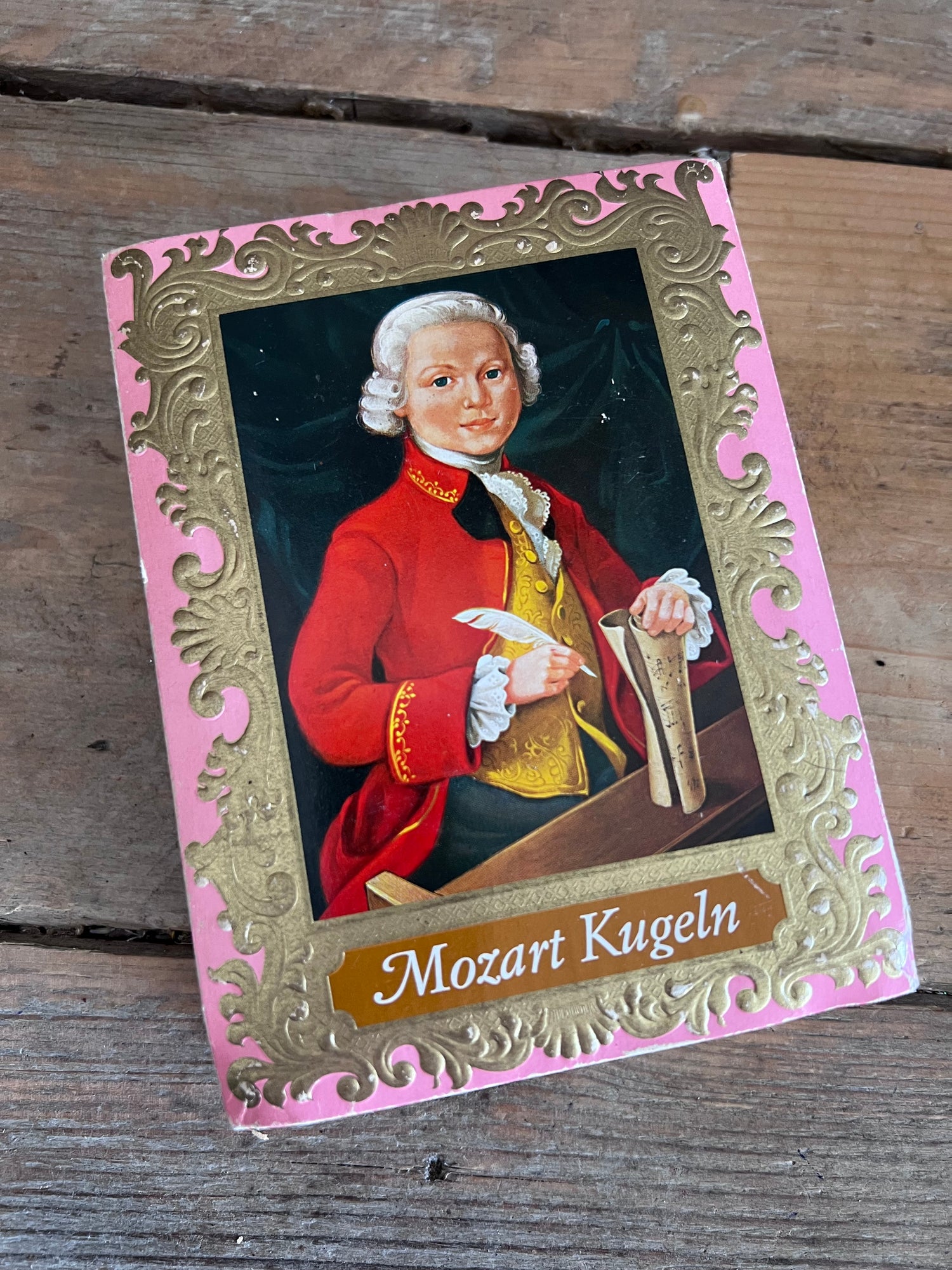 papieren doosje Mozart Kügeln, vintage opbergdoosje, retro doosje 1978, Mozart memorabilia doosje, nostalgisch opbergdoos, decoratief doosje, leuk opbergdoosje, klein opbergdoosje papier, vintage geschenkdoosje, uniek opbergaccessoire.