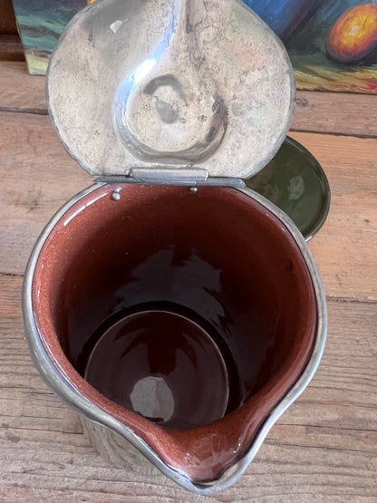 
antieke groene kannen, antiek keramiek, Engelse keramiek, keramische kannen set, tinnen deksel kannen, antieke kannen set, vintage keramiek, antieke thee- en koffiekannen, decoratieve antieke kannen, keramiek Engeland.