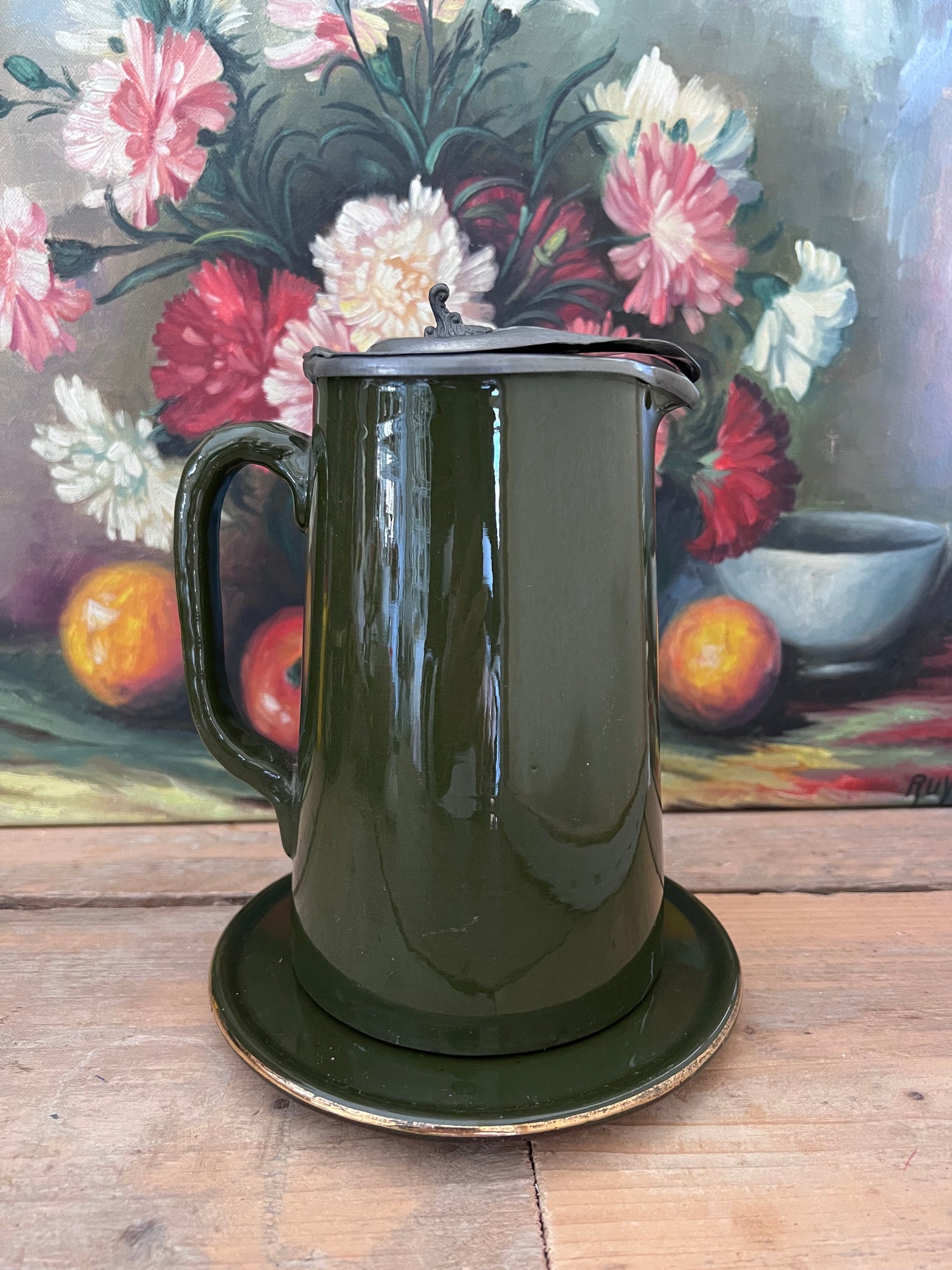 
antieke groene kannen, antiek keramiek, Engelse keramiek, keramische kannen set, tinnen deksel kannen, antieke kannen set, vintage keramiek, antieke thee- en koffiekannen, decoratieve antieke kannen, keramiek Engeland.