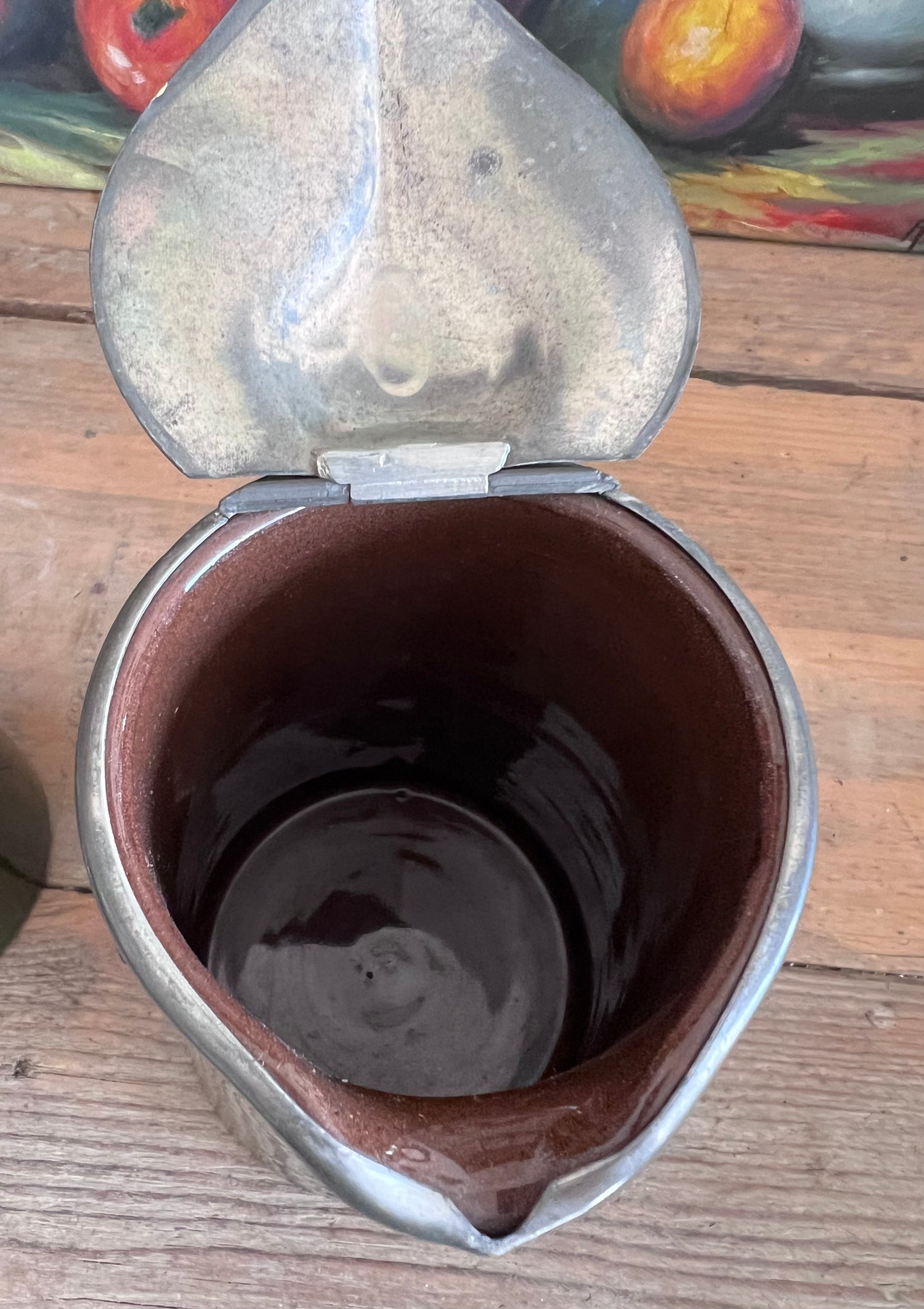 
antieke groene kannen, antiek keramiek, Engelse keramiek, keramische kannen set, tinnen deksel kannen, antieke kannen set, vintage keramiek, antieke thee- en koffiekannen, decoratieve antieke kannen, keramiek Engeland.