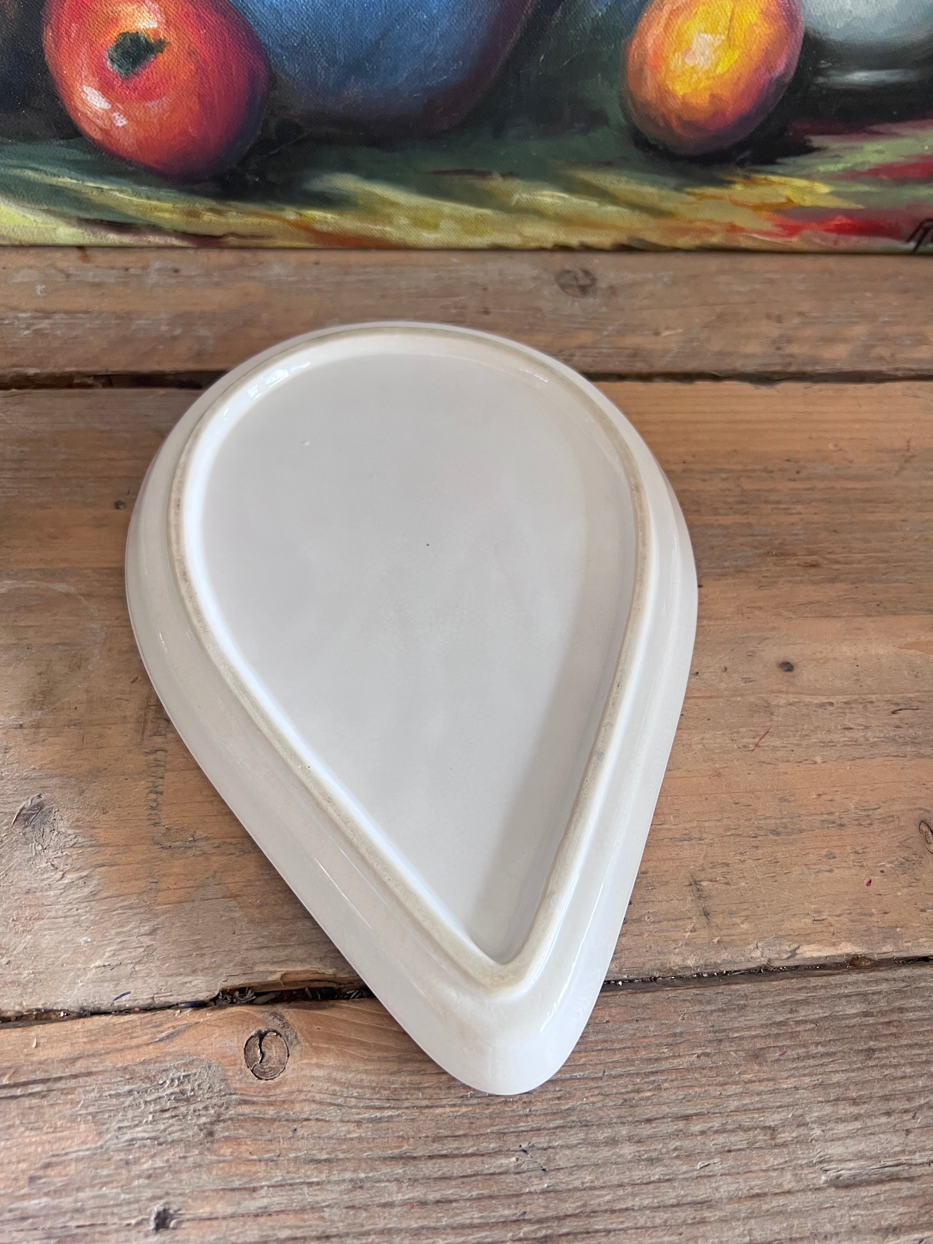 witte muis kaasstolp, vintage kaasstolp, kaasstolp wit aardewerk, aardewerken kaasstolp, kaasstolp muis design, retro kaasstolp, kerstcadeau kaasstolp, originele kaasstolp, decoratieve kaasstolp, kaasstolp met muis