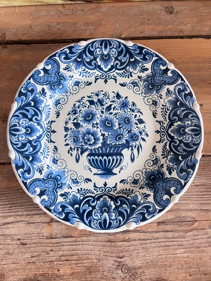 Porceleyne Fles wandbord, handbeschilderd wandbord, Delftsblauw wandbord, porseleinen wandbord, boeket in vaas bord.