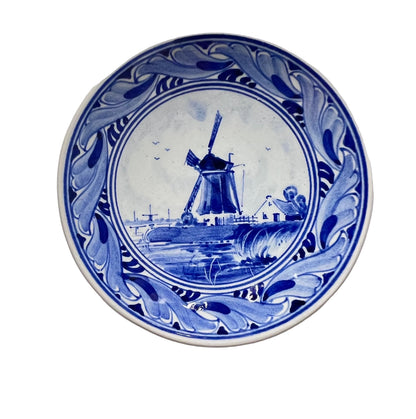 Mini Delftsblauw wandbord, handbeschilderd Delfts bord, klein Delfts aardewerk bord, Delfts blauwe mini decoratie, handgemaakte Delfts keramiek, Nederlandse keramiek wandbord, Delfts blauw wanddecoratie, traditioneel Delfts bordje, uniek Delftsblauw souvenir, Delfts aardewerk cadeau