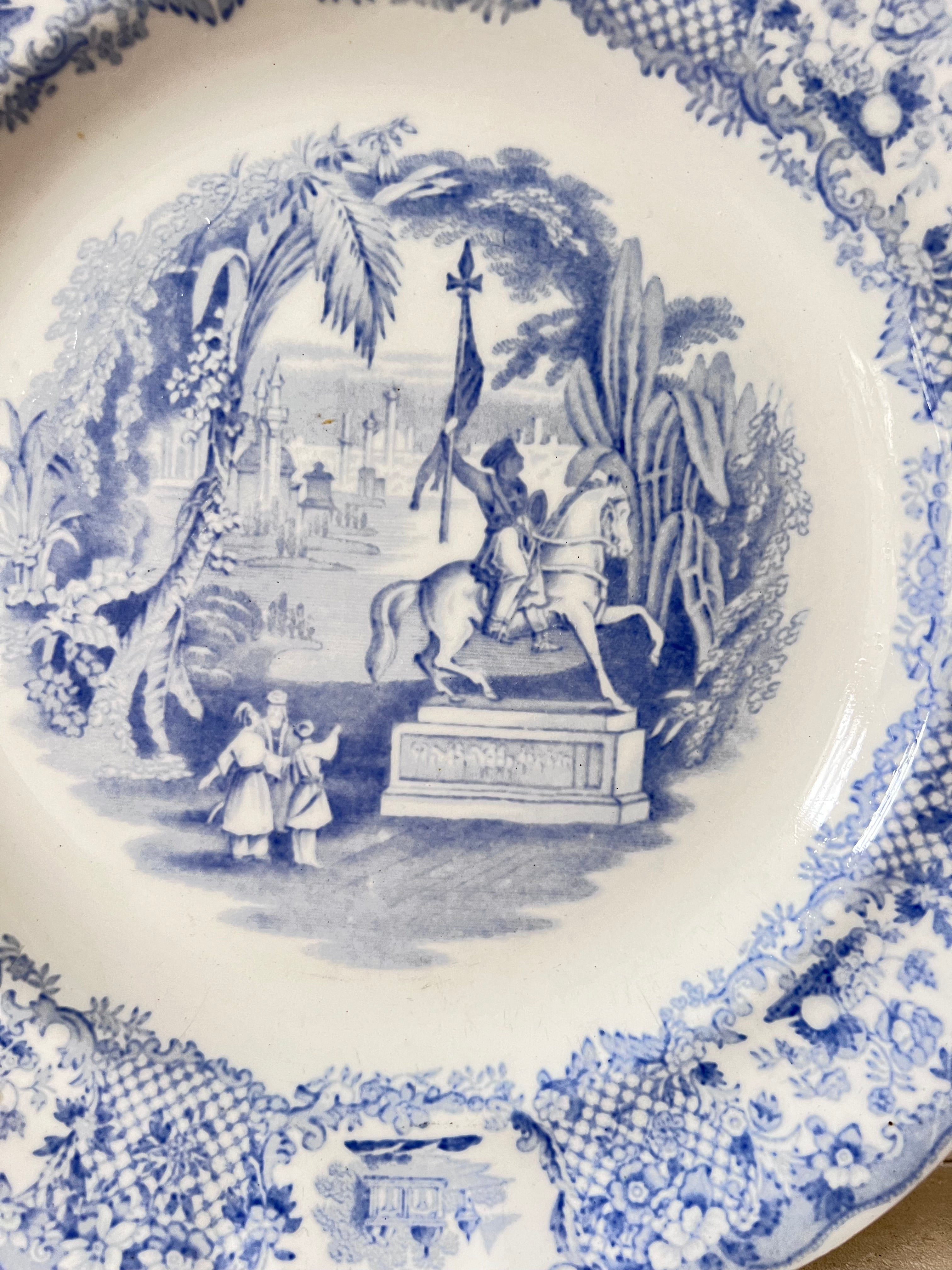 Petrus Regout sierbord, antiek decoratief bord, Willem de Zwijger bord, vintage Delfts aardewerk, 19e-eeuws Dutch pottery, verzamelbord Petrus Regout, historisch decoratiemateriaal.