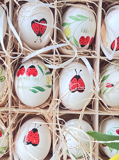 Paasdecoratie, paaseieren, handbeschilderde paaseieren